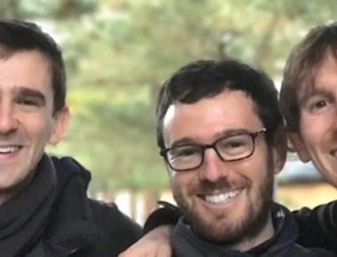 Πατέρας ψάχνει νύφες για τους γιους του μέσω αγγελίας - Οι απαντήσεις που έλαβε περισσότερες από το προσδοκώμενο (φωτο)